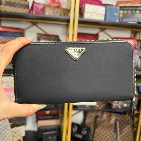 14448 Prada Tessuto nylon Zip around wallet with leather interior and trim - Picture 6 of 6